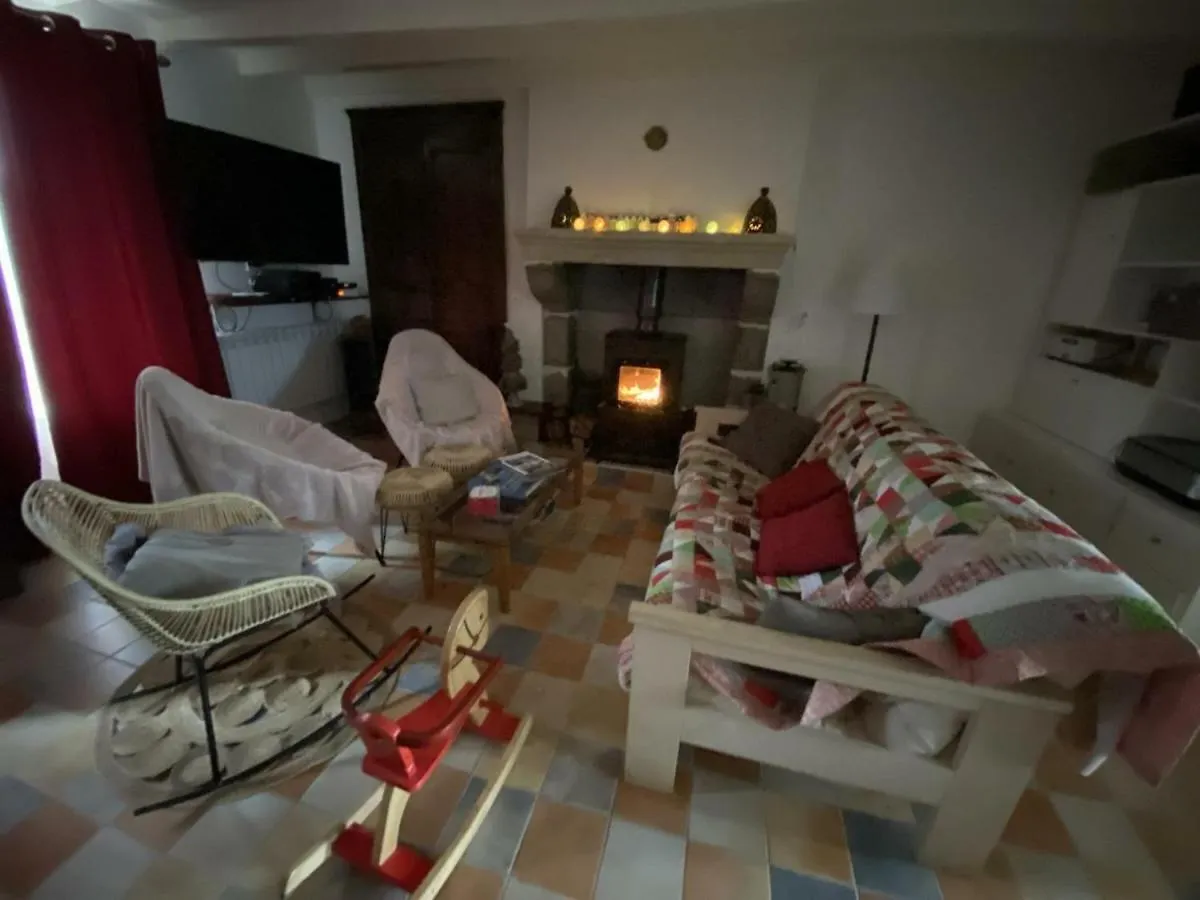 Gite Chaleureux Avec Jardin, Cheminee, Velos Et Equipements Eco-Responsables A Louroux-De-Beaune - Fr-1-489-349 Holiday home