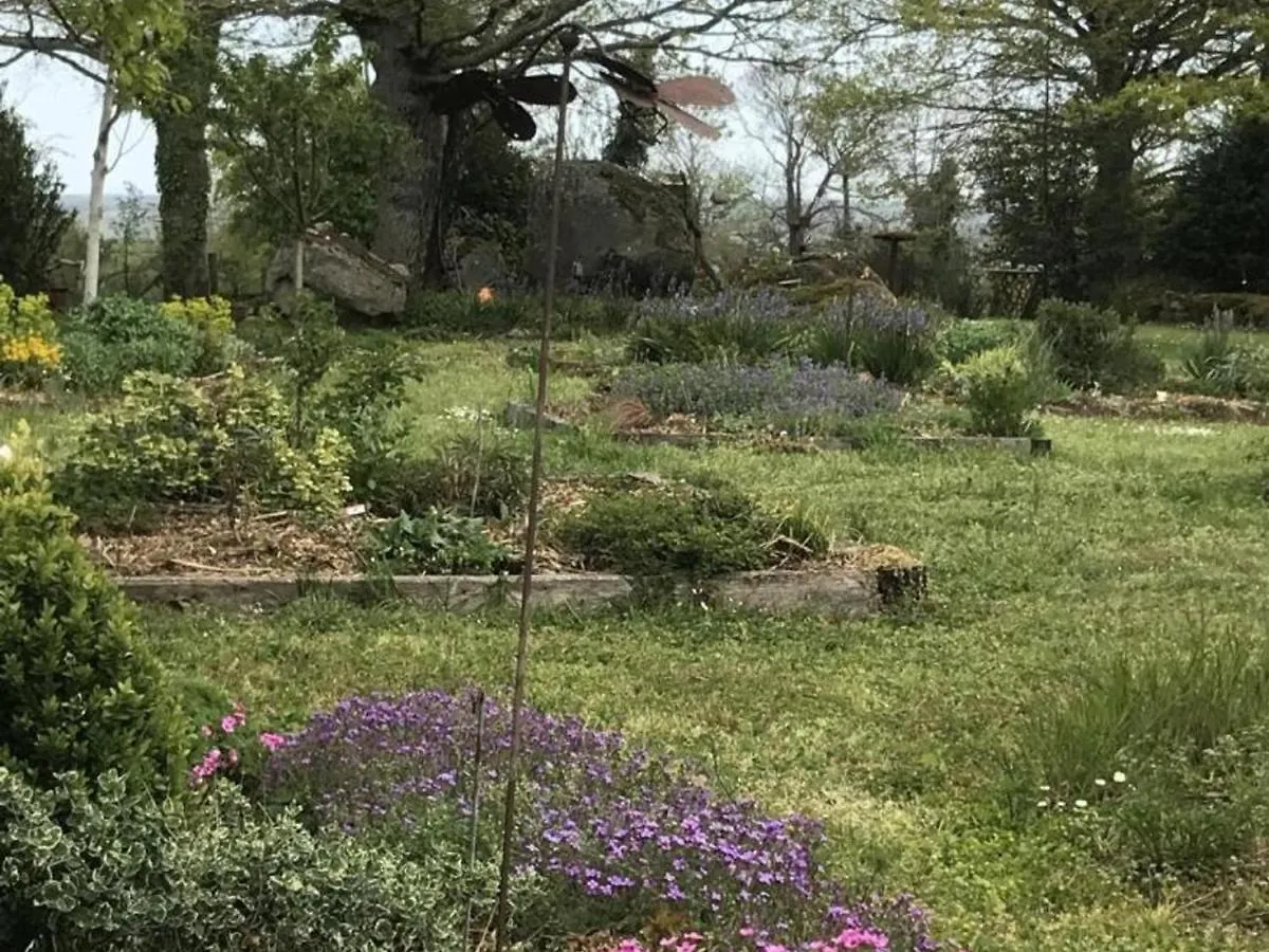 Gite Chaleureux Avec Jardin, Cheminee, Velos Et Equipements Eco-Responsables A Louroux-De-Beaune - Fr-1-489-349 Holiday home