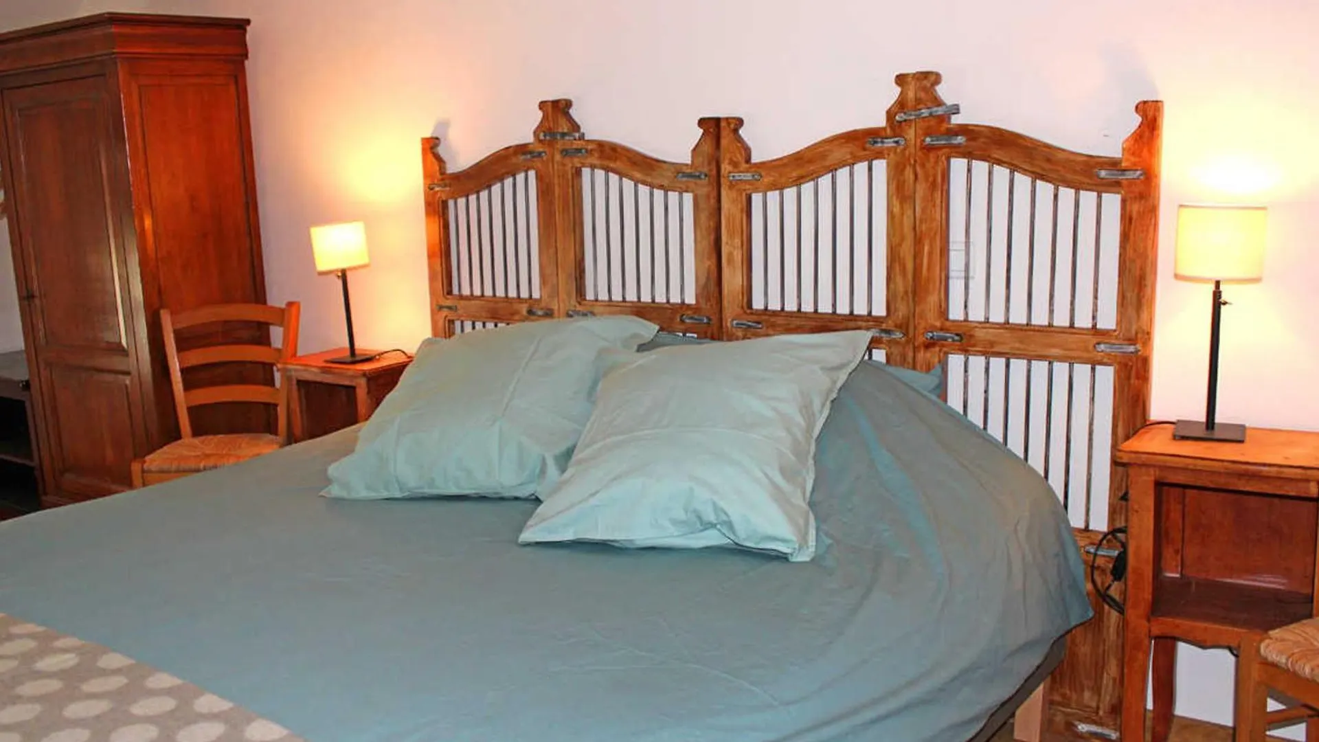 Holiday home Gite Chaleureux Avec Jardin, Cheminee, Velos Et Equipements Eco-Responsables A Louroux-De-Beaune - Fr-1-489-349