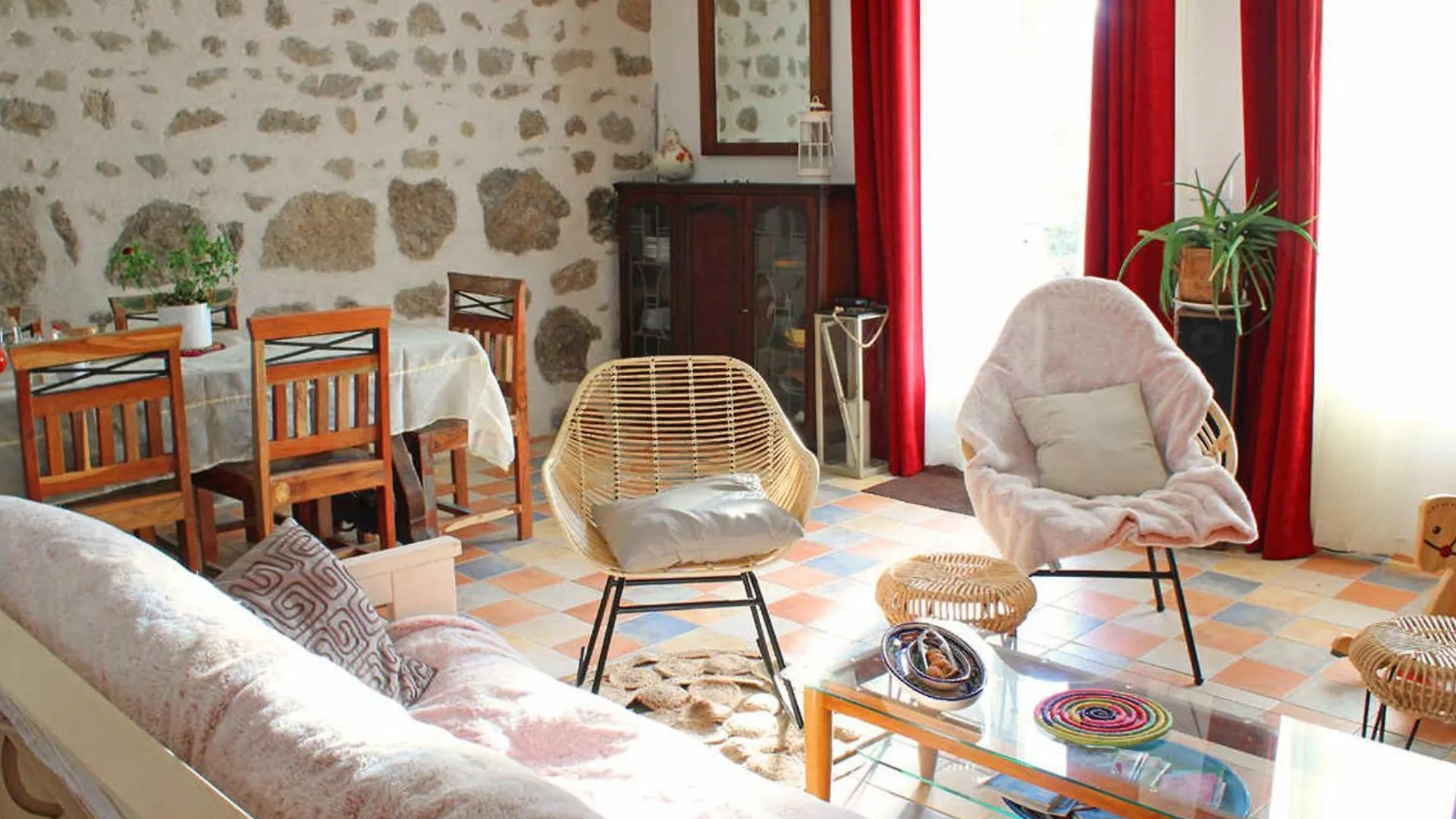 Holiday home Gite Chaleureux Avec Jardin, Cheminee, Velos Et Equipements Eco-Responsables A Louroux-De-Beaune - Fr-1-489-349 France