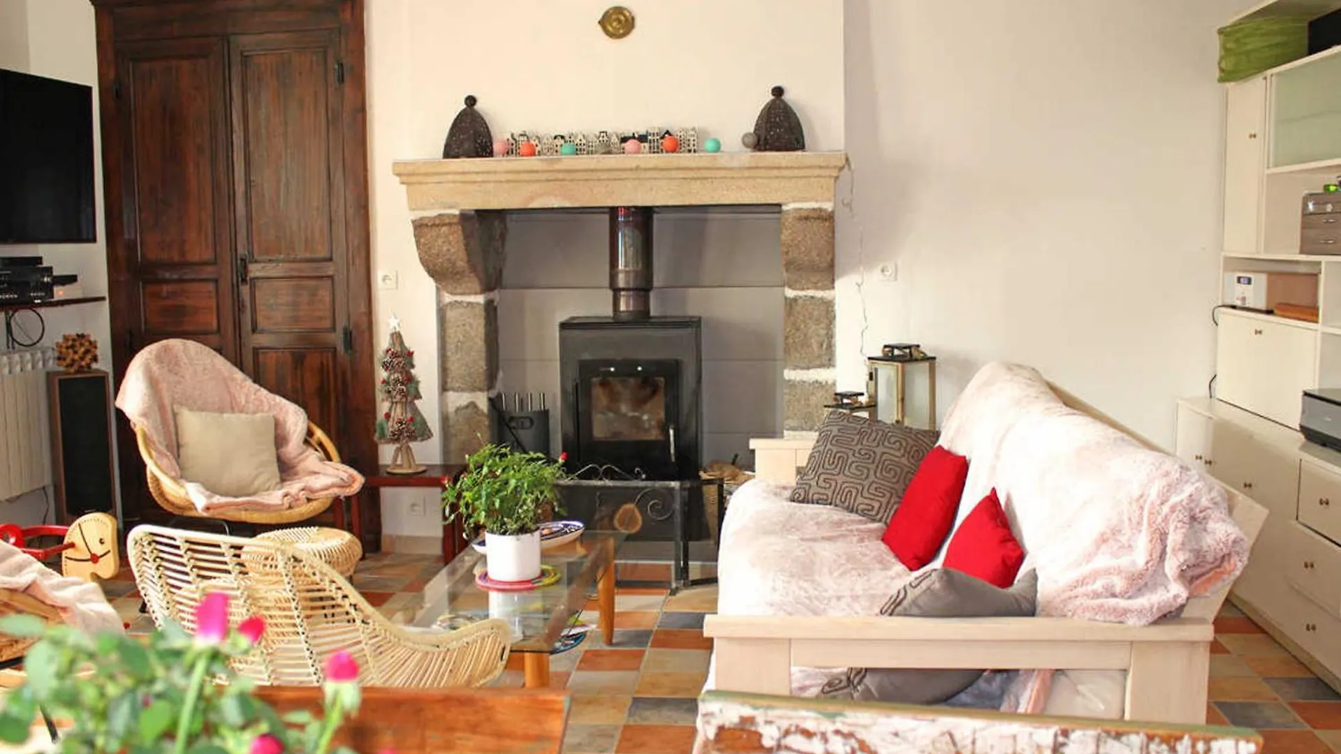 Gite Chaleureux Avec Jardin, Cheminee, Velos Et Equipements Eco-Responsables A Louroux-De-Beaune - Fr-1-489-349